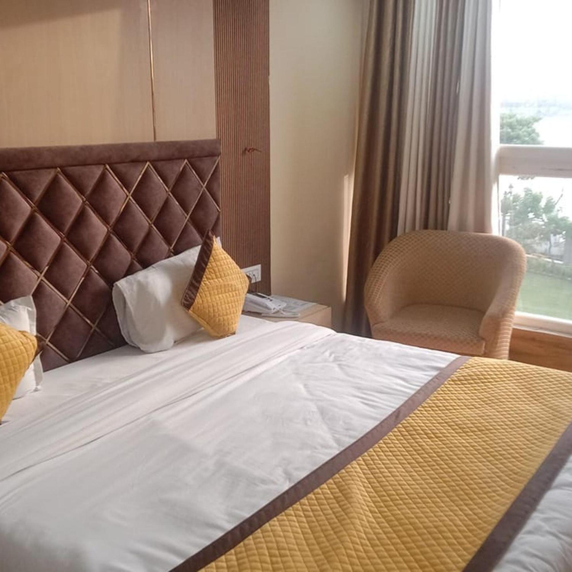 לקנאו Hotel Lake View Grand מראה חיצוני תמונה