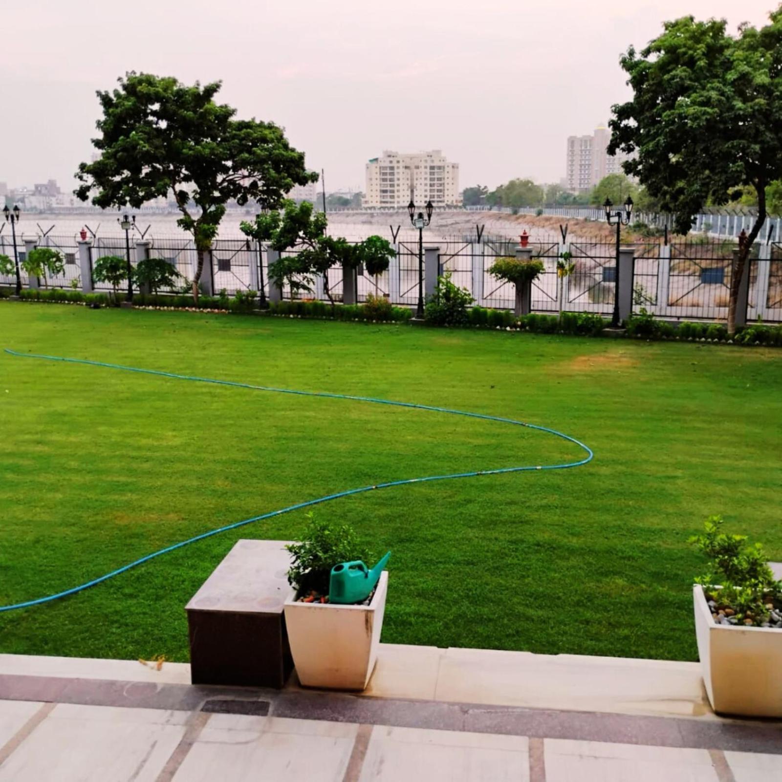 לקנאו Hotel Lake View Grand מראה חיצוני תמונה