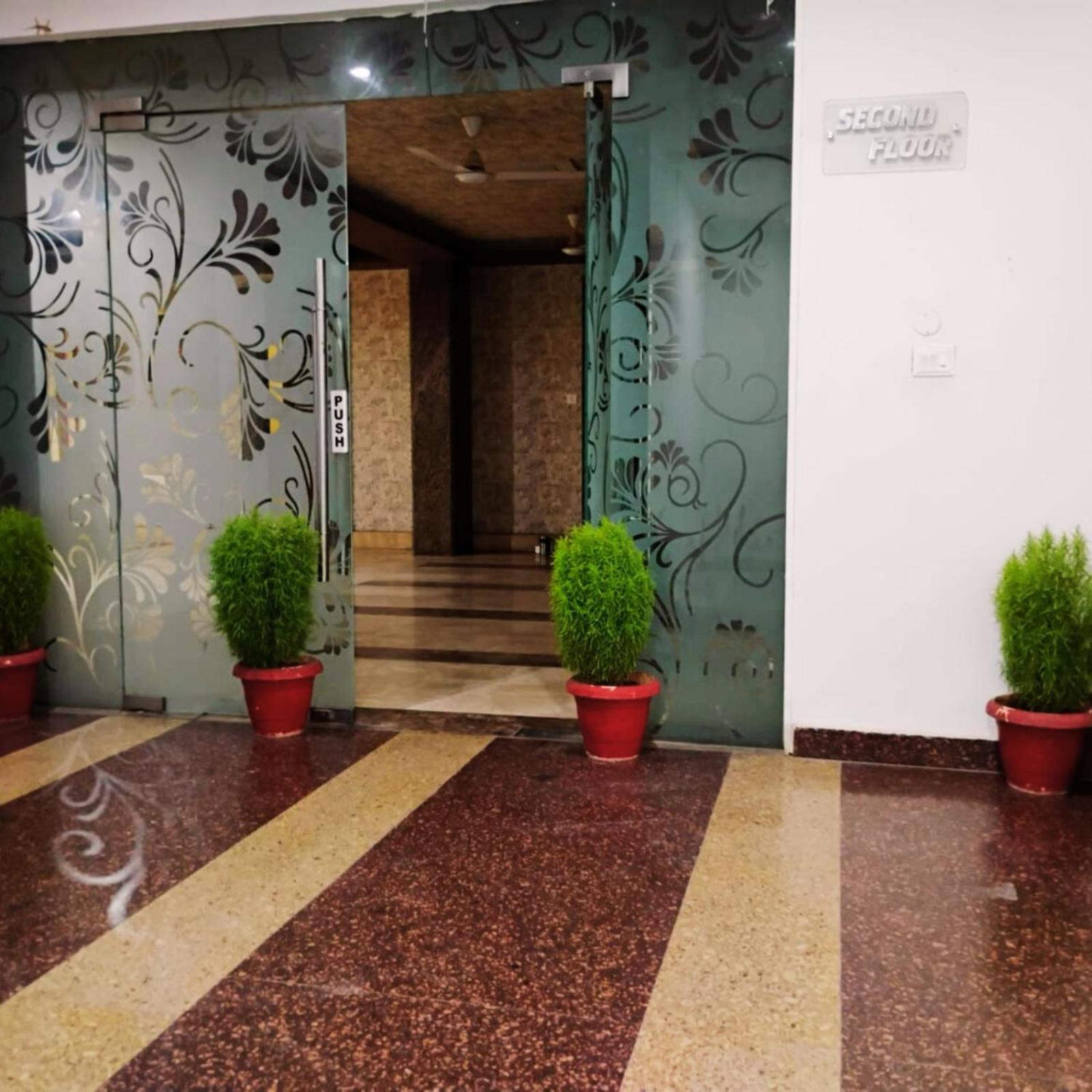 לקנאו Hotel Lake View Grand מראה חיצוני תמונה