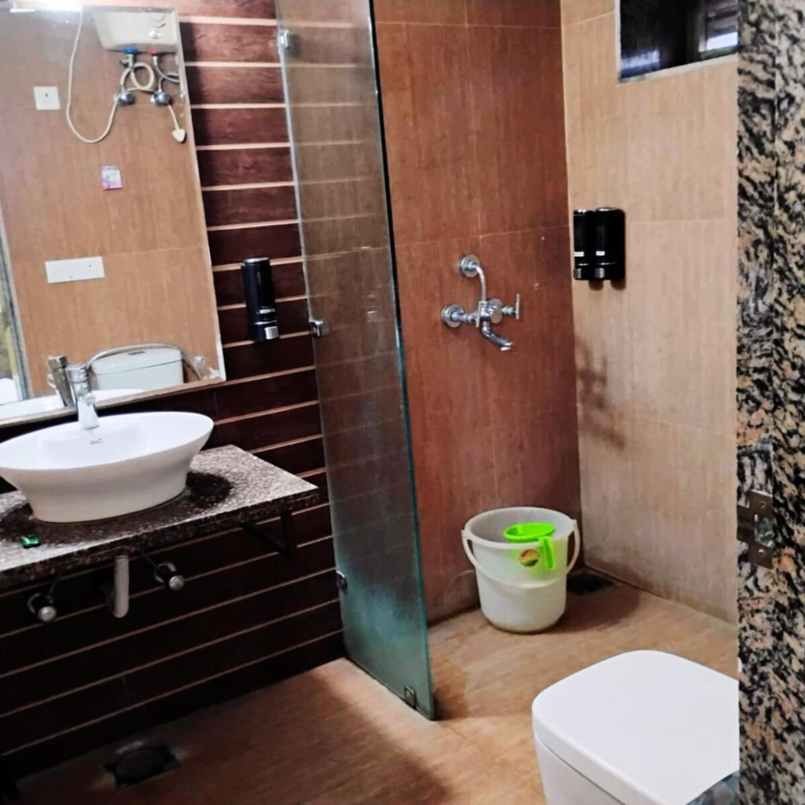לקנאו Hotel Lake View Grand מראה חיצוני תמונה