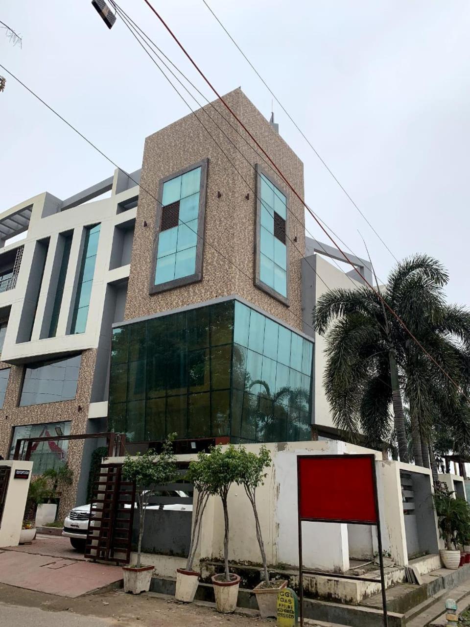 לקנאו Hotel Lake View Grand מראה חיצוני תמונה