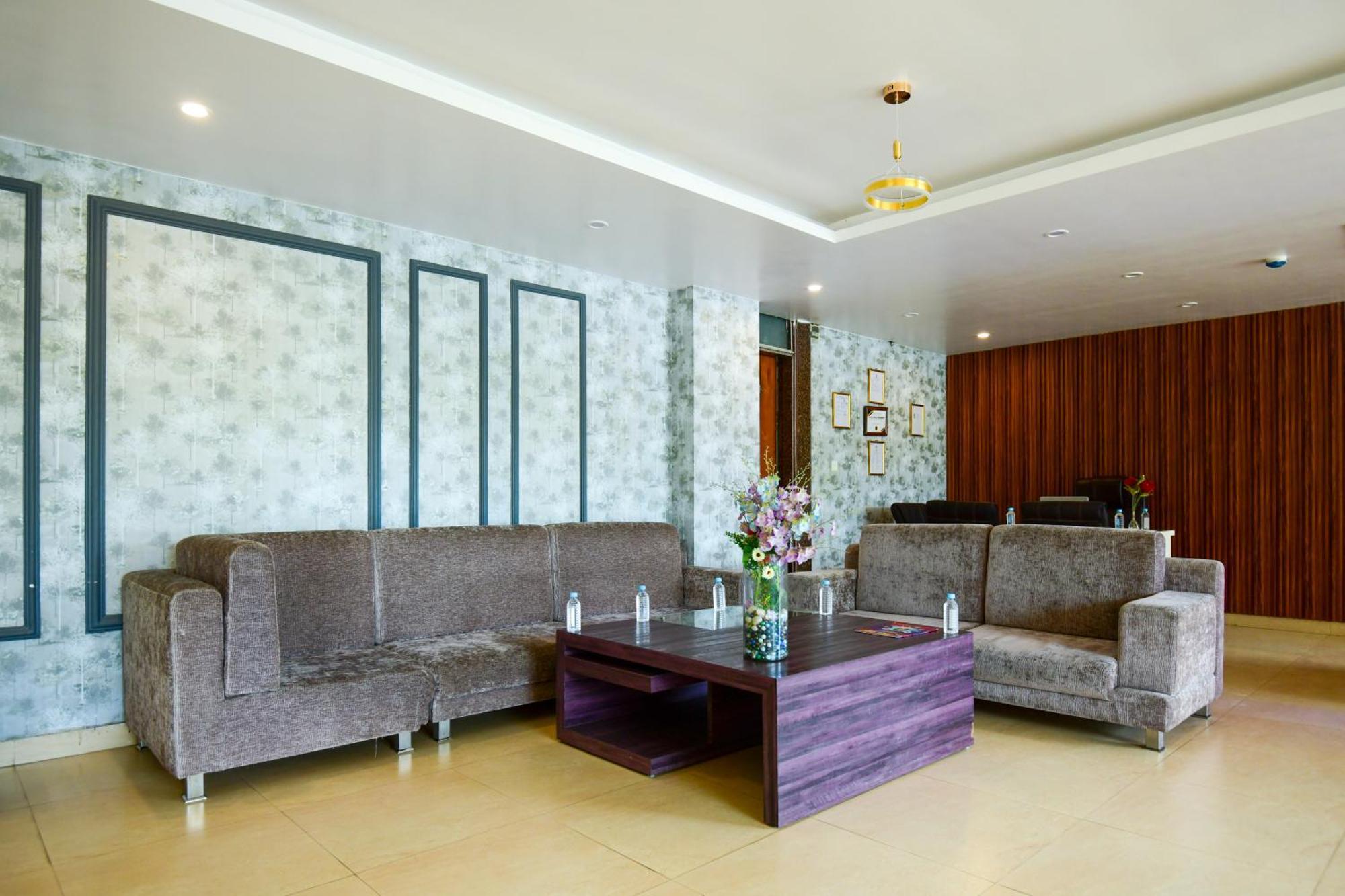 לקנאו Hotel Lake View Grand מראה חיצוני תמונה